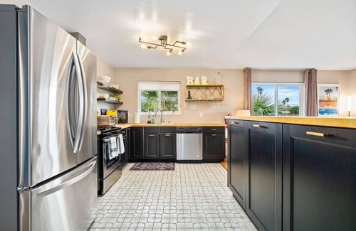 Desert Park Estates House | Luxurious Palm Springs Getaway with Pool