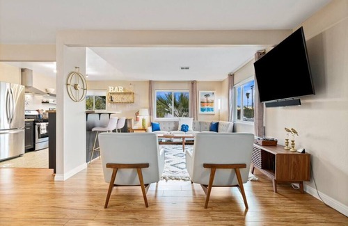 Desert Park Estates House | Luxurious Palm Springs Getaway with Pool