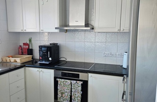 Paphos Apartment | Luxurious Penthouse with Spacious Terrace in Limnaria Gardens, Paphos