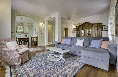 Toscolano Maderno House | Luxurious Residence in Central Location a Few Steps from the Lake with AC and WIFI