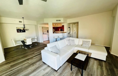 East Ocean Ave Apartment | Luxurious Resort Style 2/2 Condo in charming Lantana.