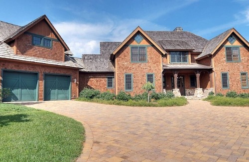 Mill Spring House | Luxurious Retreat in Bright's Creek near Lake Lure, Tryon, Hendersonville