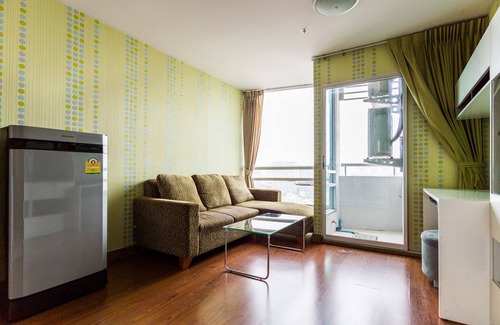 Chom Phon Condo | Luxurious room for rent at The Zest Condominium Ladprao