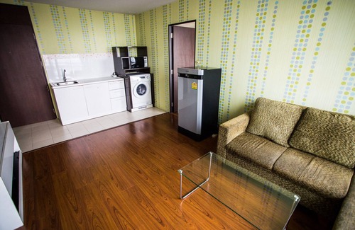 Chom Phon Condo | Luxurious room for rent at The Zest Condominium Ladprao