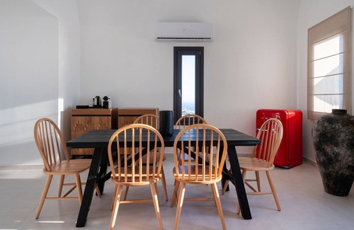 Imerovigli Villa | Luxurious Santorini Escape | Villa Imerovigli | Private Infinity Pool |.