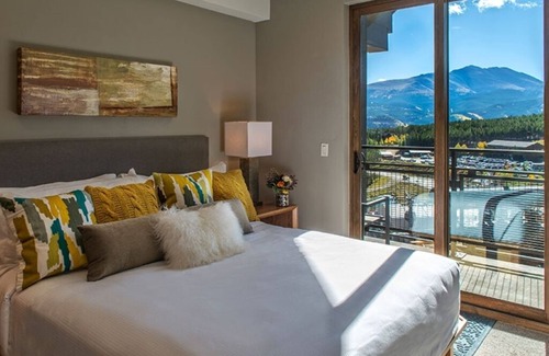 Peak 8 Resort | Luxurious ski-in/ski-out.slope side & just steps from Colorado SuperChair
