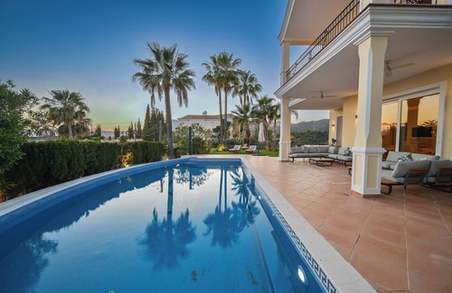 Urbanizacion el Rosario Villa | Luxurious southeast-facing villa with 5 bedrooms, heated pool, BBQ, sea views