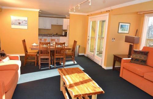 Central Vermont- Killington Apartment | Luxurious Trailside Village One Bedroom Condo #1