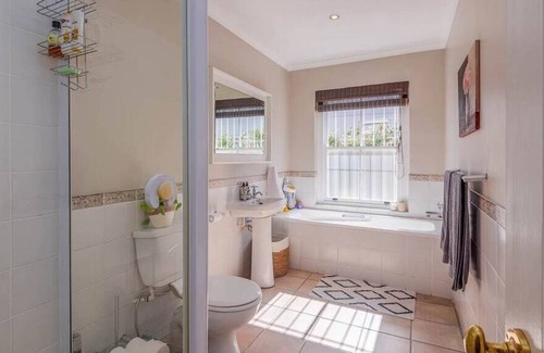 Claremont House | LUXURIOUS TWO BEDROOMS