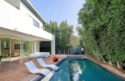 Greater Wilshire - Hancock Park Villa | Luxurious Villa Located in Hancock Park