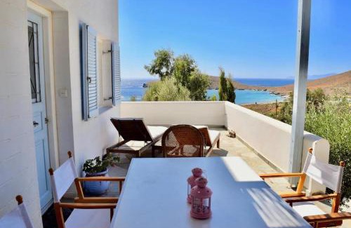 Delfini Villa | Luxurious Villa on the famous glp cat sanctuary
