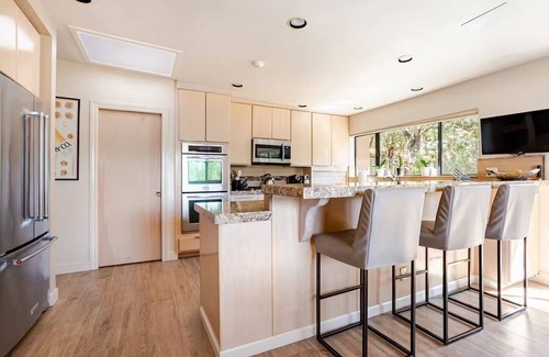 Sonoma Villa | Luxurious Villa, Privacy, Serenity, Pool with Hot Tub, Extensive Gardens, Views