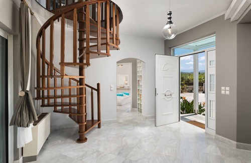 Skoutelonas Villa | Luxurious villa + private heated pool. A memorable stay!