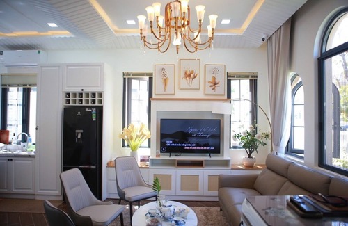 Phan Thiet Villa | Luxurious Lake-sided Villa, 5 minutes to Novaworld Beach, Family-sized with Pool