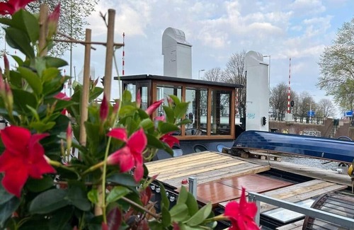 Nieuwmarkt en Lastage Boat Rental | Luxurious wellness houseboat - Sailors Suite