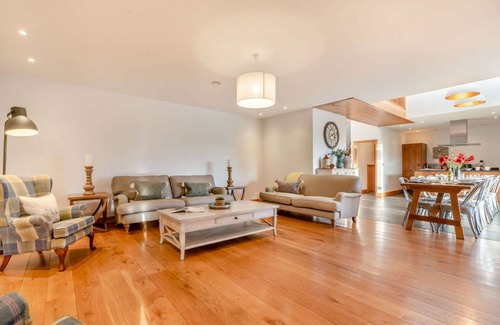 Great Tew Cottage | Luxuriously presented holiday cottage in the Cotswolds - Yew Barn & The Cottage