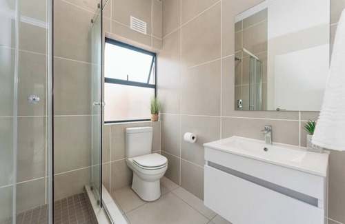 Ballito Apartment | Luxury 1 - Bedroom Upper Floor Apartment