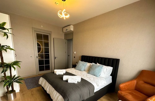 Umraniye Apartment | Luxury 2+1 Residence with Sea View