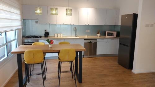 Tel Aviv Apartment | luxury 2 BD by dizingof near the beach