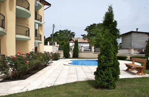 Balchik Apartment | Luxury 2-bdr holiday apartment in African-style decor