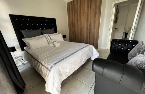 Tshwane Resort | Luxury 2 bedroom 3 balcony penthouse suite at the blyde beach resort