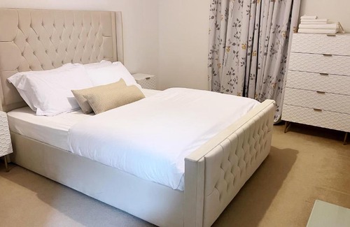 Dartford Apartment | Luxury 2 Bedroom Apartment in Dartford