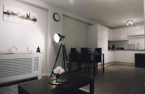 Stratford and New Town Apartment | Luxury 2 Bedroom Apartment near Stratford Station for Corporate and Group Stays