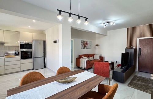 Larnaca City Centre Apartment | Luxury 2 bedroom Larnaka Center