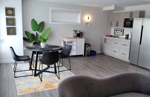 Fort Gary Apartment | Luxury 2 bedroom with lake view