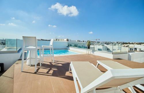 Swieqi Apartment | Luxury 2 BR Penthouse - Pool - close to Paceville