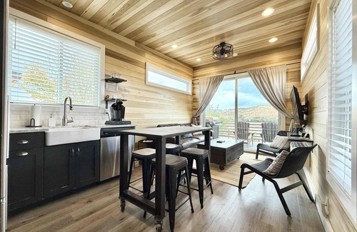 Escalante Apartment | Luxury 2 BR Tiny Home | Grand Staircase Views