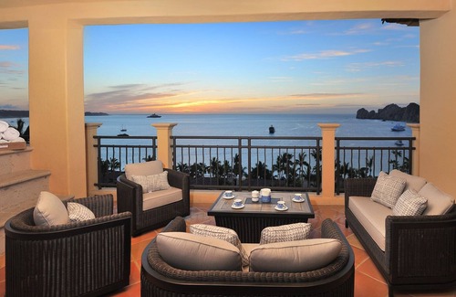Ampliacion Juarez Condo | Luxury 2-Story 4BD Oceanview Penthouse in Cabo, Gated community