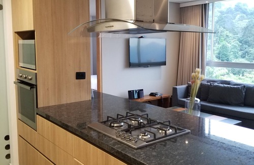 Los Naranjos House | Luxury 2BD Apartment, Provenza. Close to all!