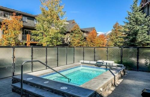 Copperstone Resort Apartment | Luxury 2BR Condo Near Banff & Canmore, Mountain Escape