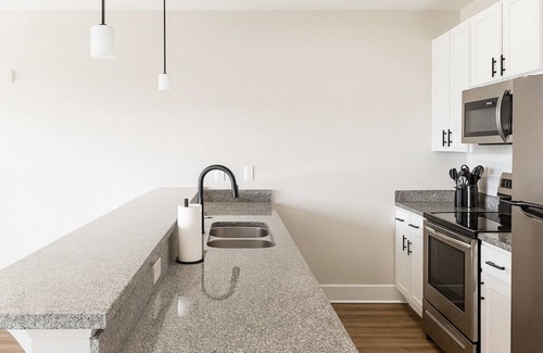 Glen Iris Apartment | 🏙 Luxury 2BR Condo | Steps from UAB Campus 5b