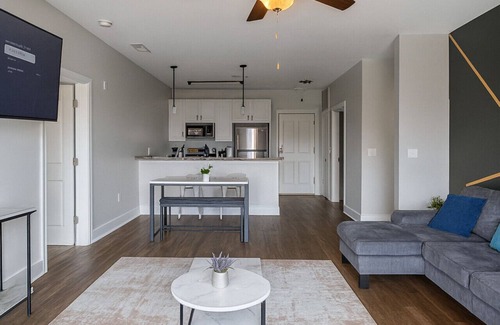 Glen Iris Apartment | 🏙 Luxury 2BR Condo | Steps from UAB Campus 5a
