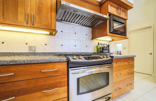 San Luis Obispo House | Luxury 3-bd/bath w/amazing views near Downtown & Campus!