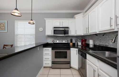 South Padre Island House | Luxury 3 Bed 2 Bath 2nd Floor Condo By Beach