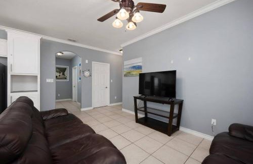 South Padre Island House | Luxury 3 Bed 2 Bath 2nd Floor Condo By Beach