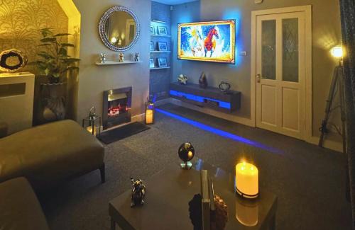 Chester House | Luxury 3-Bed w- garden & game Room 5 mins from Chester