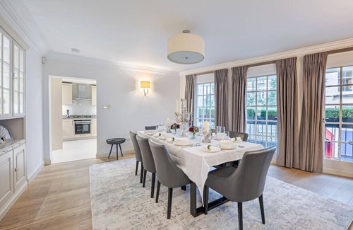 Knightsbridge Apartment | Luxury 3-Bedroom House with Garage in Belgravia