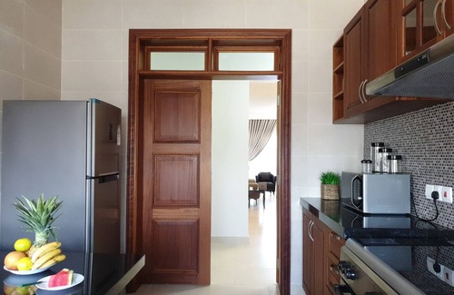 Mombasa Apartment | Luxury 3 Bedroom Serviced Apt in Prime Locale