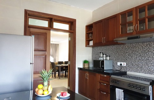 Mombasa Apartment | Luxury 3 Bedroom Serviced Apt in Prime Locale
