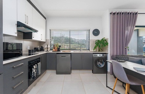 Ballito Apartment | Luxury 3 - Bedroom Garden Apartment