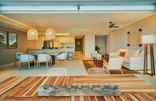 Ixtapa Apartment | Luxury 3bdr Beachfront Condo, Peninsula Ixtapa