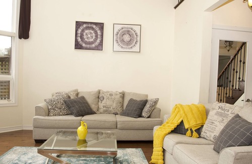 Richmond Hill House | LUXURY 4 BD DETACHED HOUSE WITH HOT TOP