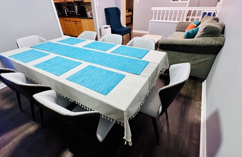 Des Plaines House | Luxury 4 Bed 2.5 Bath Home near O'Hare Airport