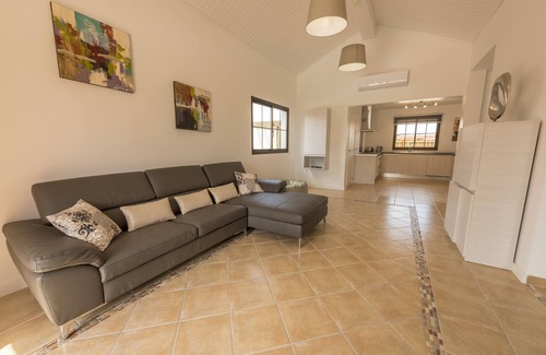 Caleta de Fuste Villa | Luxury 4-Bedroom Villa with Pool, Wi-Fi and Air Conditioning