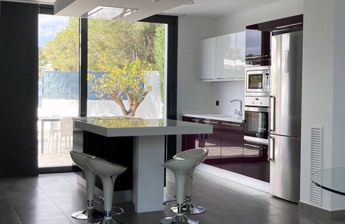 Cala Llenya Villa | Luxury 4-Bedroom Villa, 1 Min to Beach - Ideal for Families, Couples & Friends