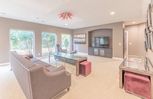 Minnetonka House | Luxury 4-bedroom Wayzata Home near Lake Minnetonka